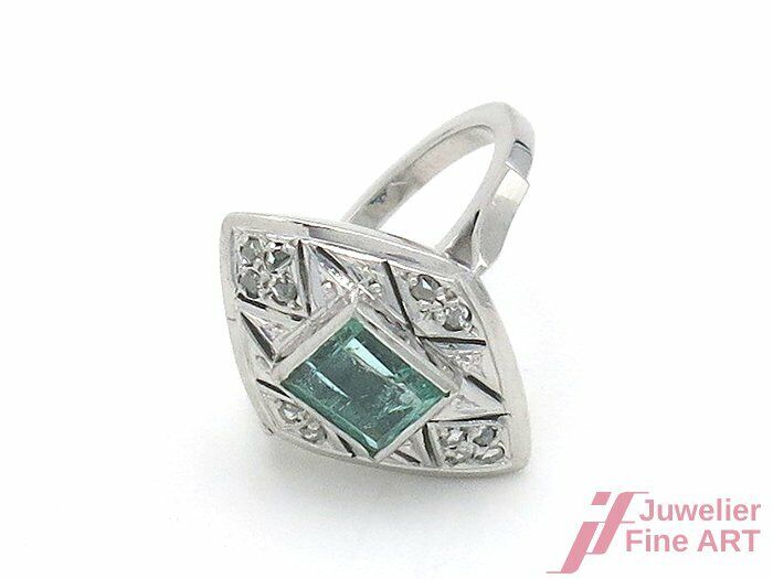 Ring 14K WG - 12 Diamantrosen zus. ca. 0,30 ct + 1 Smaragd ca. 2,5 ct - 7,58 g