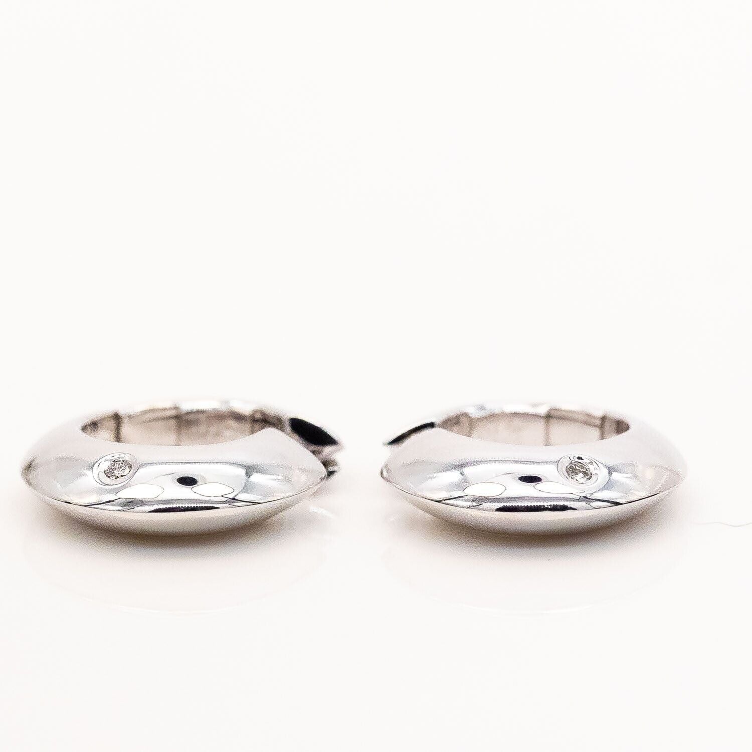 Piaget Creolen 750/18K Weißgold 2 Diamanten 0,05ct TW/VVS - Wert 6.000€