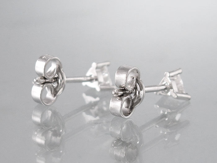 Ohrstecker - 18K/750 Weißgold - 2 Diamanten - Triangel - 0,20 ct -TW/SI - 0,85g