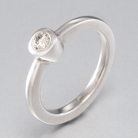 Solitärring - Diamant ca. 0,15 ct J/vs - 18K/750 Weißgold - Gr. 54 - 5,5 g