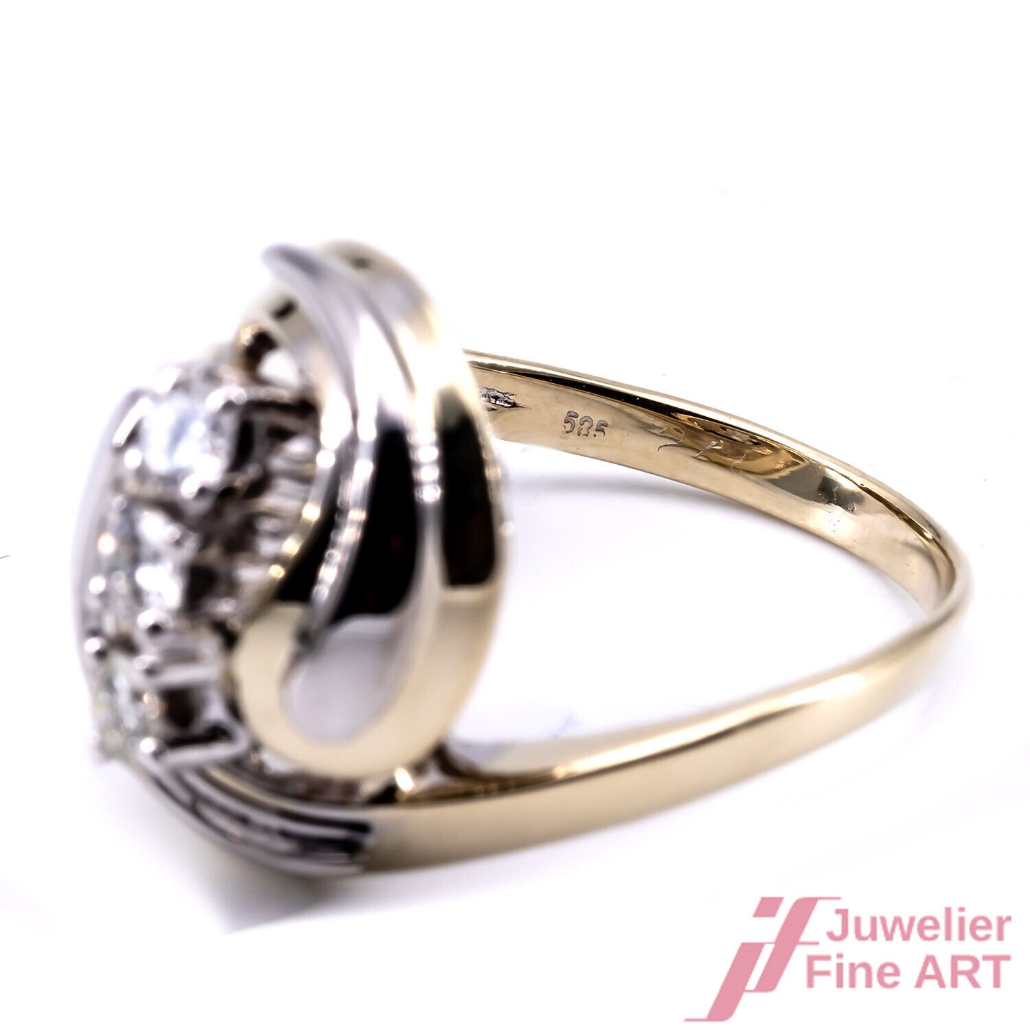 Ring in 14K/585 GG/WG - 3 Brillanten zus. ca. 0,22 ct TW/LR  - 4,0 g - Gr. 50