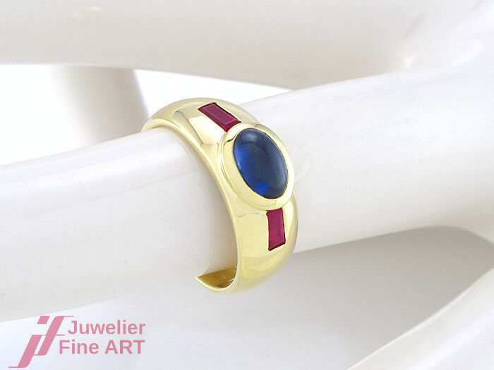 Ring mit Saphir-Cabochon + 2 Rubinen - 585/14K Gelbgold - 5,0 g - Gr. 50