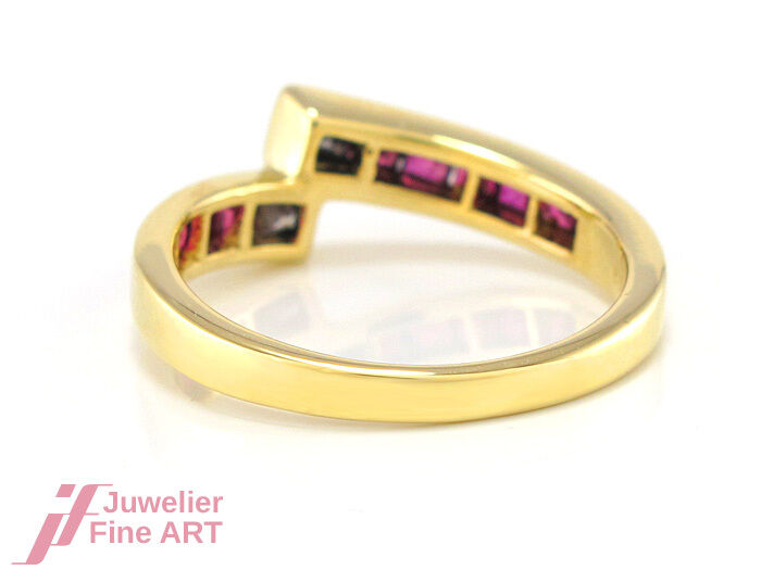 Ring 750/18K Gold -10 Rubine ca.0,65 ct + 2 Diamanten ca.0,16 ct W-SI - 3,4 g