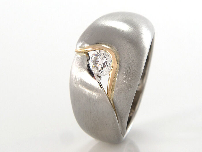 Solitärring - 10 g - Brillant 0,24 ct W-SI - 950 Platin/Gelbgold - Größe 52