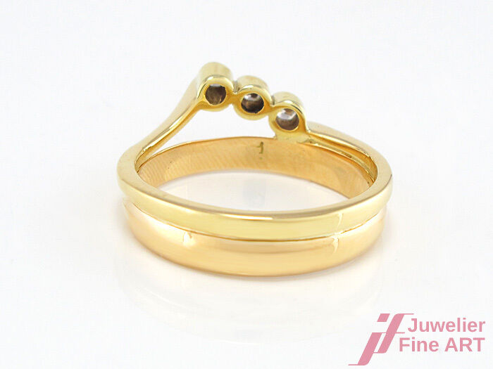 Ring mit 3 Brillanten - ca. 0,06 ct TW/VSI- 14K/585 Gelbgold - 3,6 g - Gr. 54