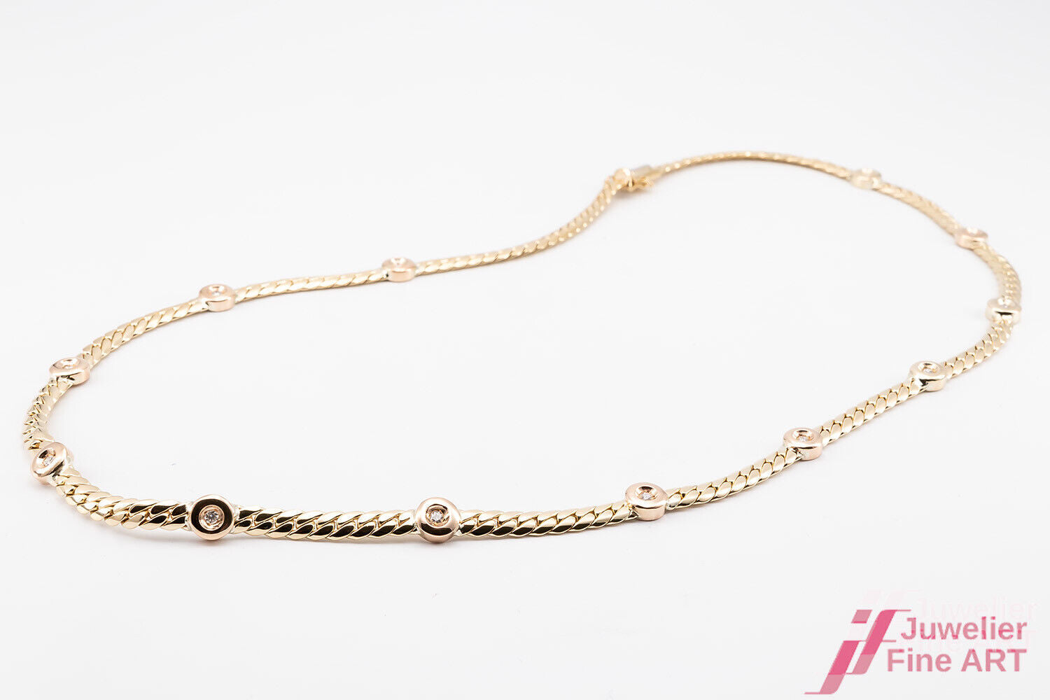 Collier -18K GG/WG - 12 Brillanten zus. ca. 0,50 ct TW/vvs - 39,5 g - 48,0 cm