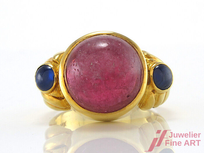 Ring - 1 roter Turmalin + 2 Saphire in 585/14K Gelbgold - Gr. 53 - 9,7 g