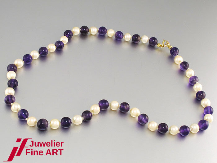 Collier - Akoya-Perlen und Amethyste - vergoldete Schließe - 26,3g - 42 cm