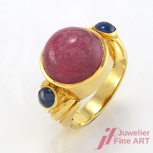 Ring - 1 roter Turmalin + 2 Saphire in 585/14K Gelbgold - Gr. 53 - 9,7 g